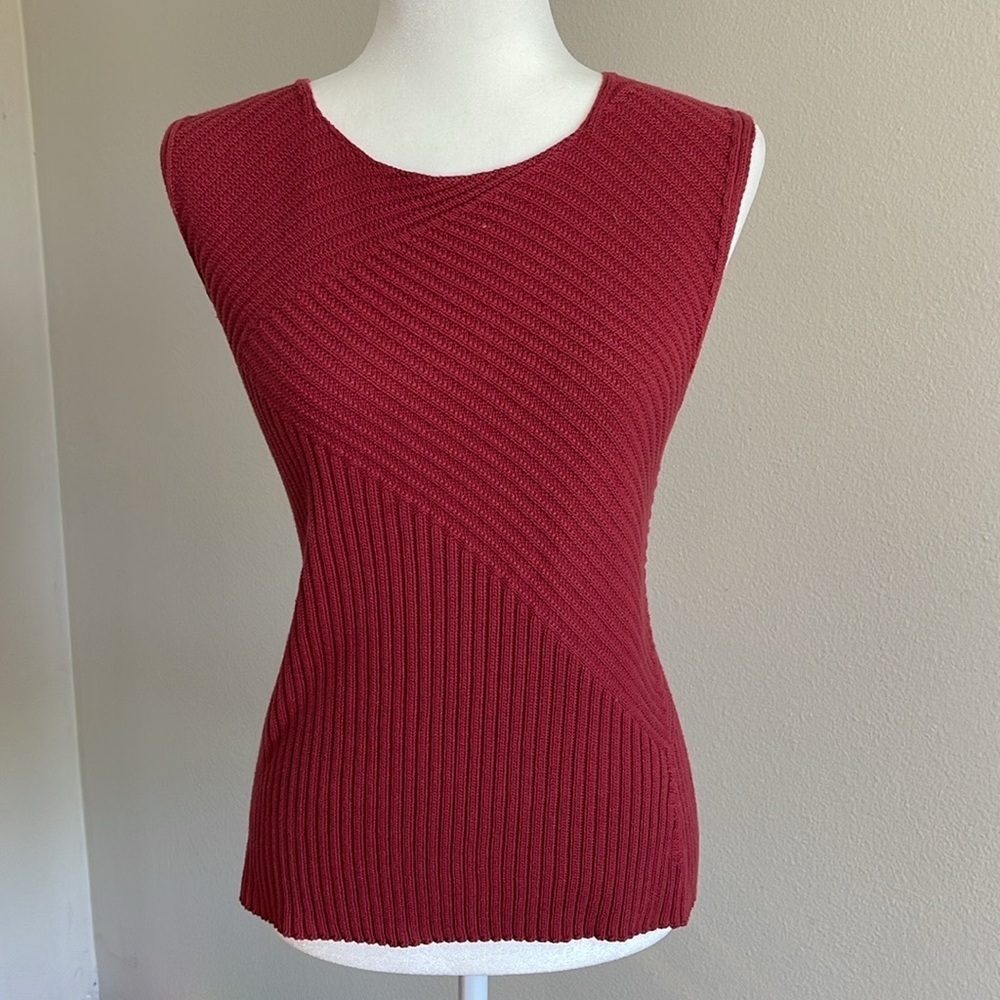 Banana Republic Sleeveless Red Ribbed Top Size L
